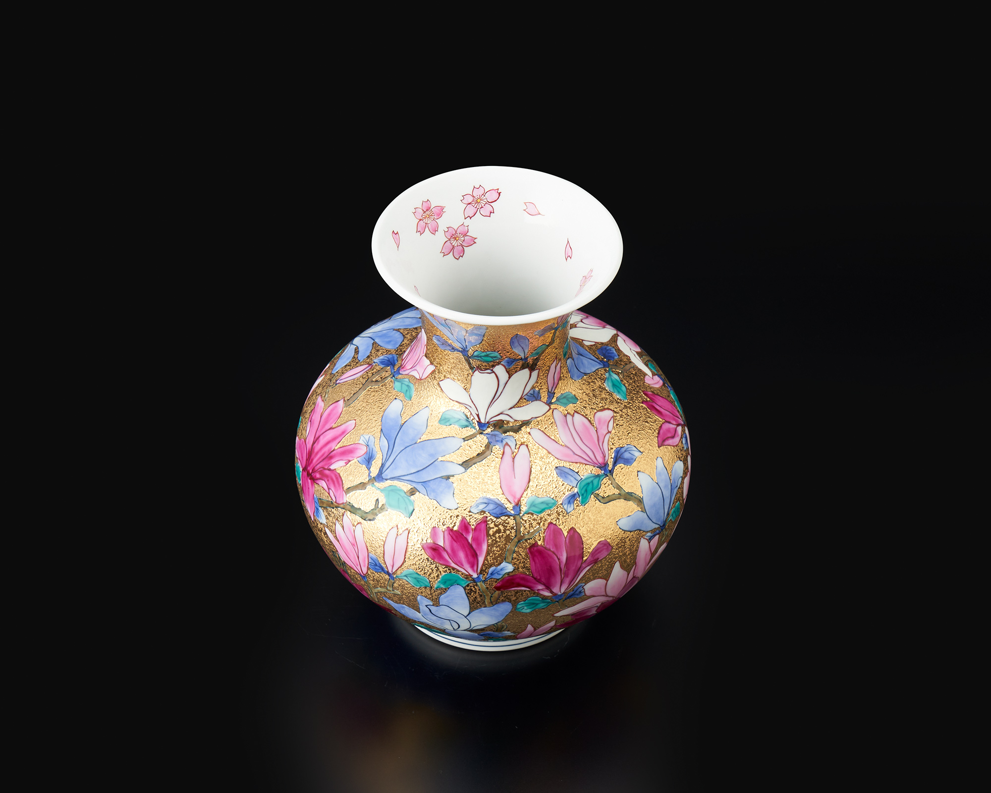 金彩木蓮図 花瓶 | 金龍窯 -有田焼工芸美術品窯元-